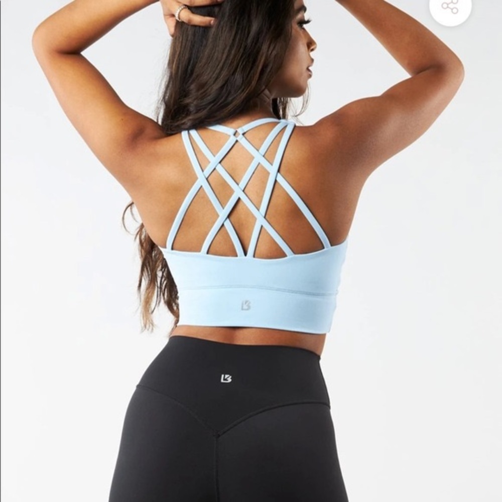 BuffBunny Collection Revolution Sports
Bra- Frost Size Small